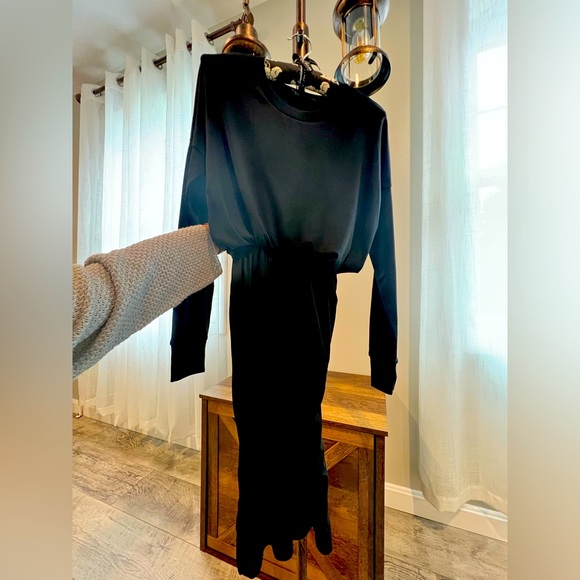 Solid Knot Front Hidden Pocket Dress Women’s size Small - Black - Picture 2 of 5